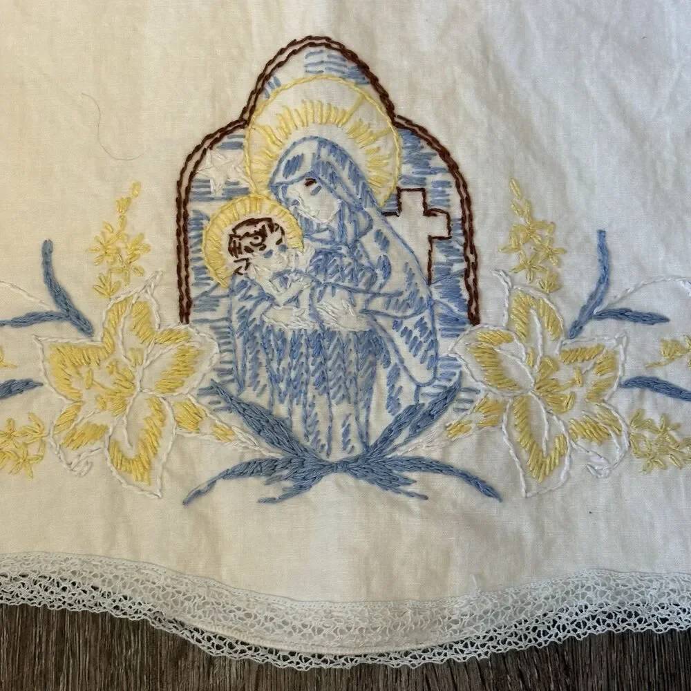 Embroidered Pillowcases Vintage (2) Madonna And Child Religious White